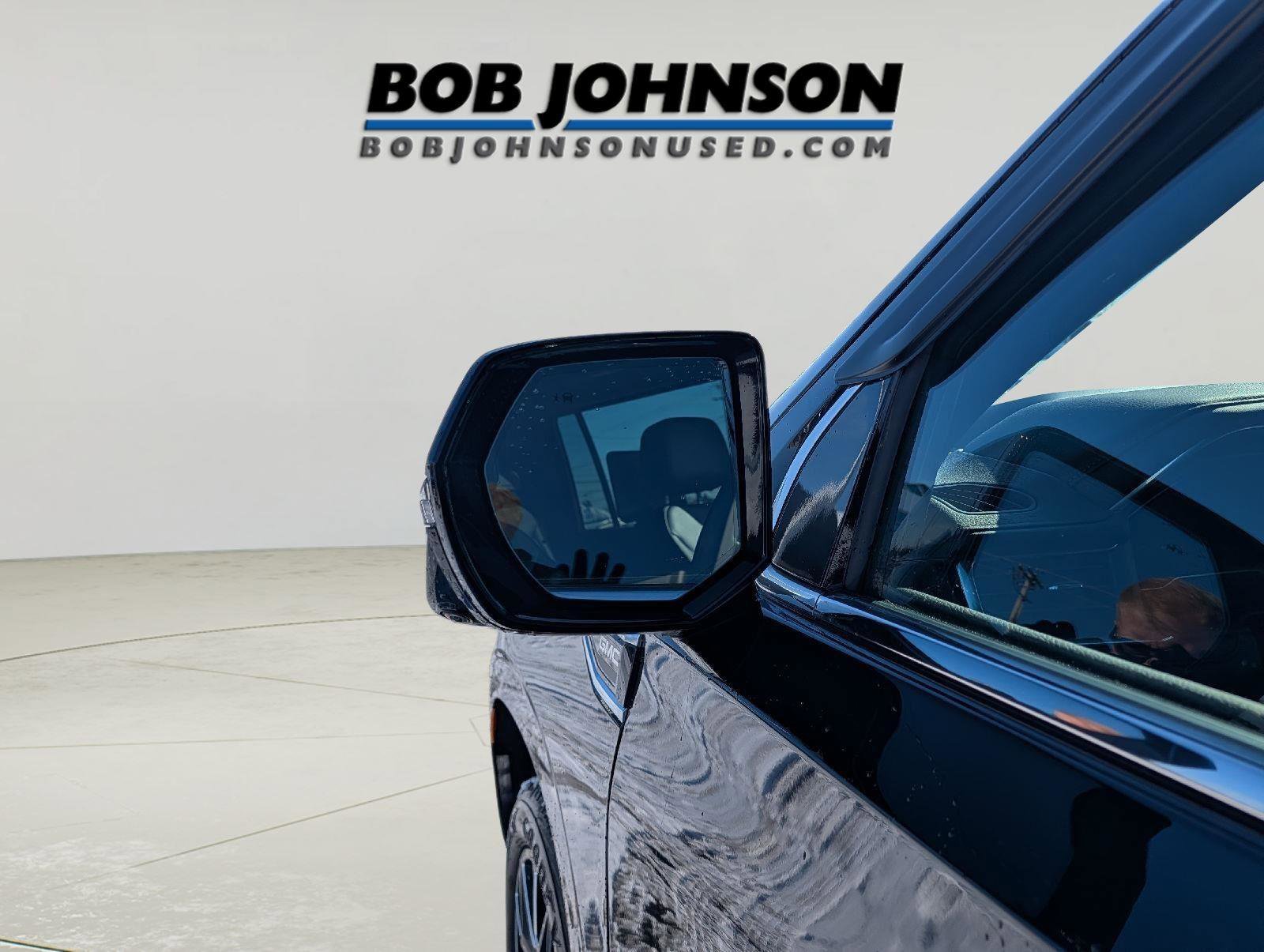 Used 2023 GMC Yukon XL Denali w/ Advanced Technology Package image 7