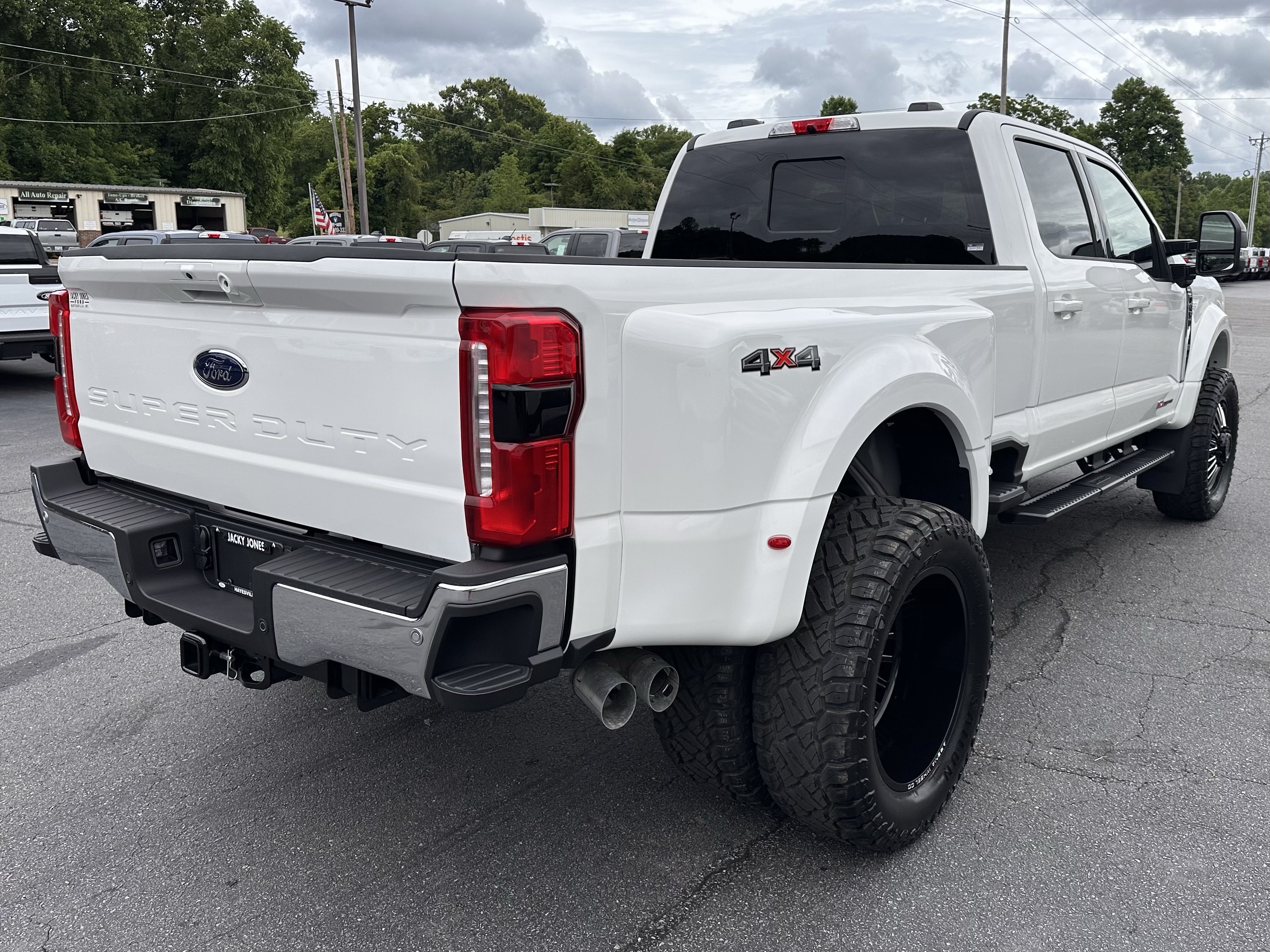 Used 2026 Ford F450 Lariat w/ Lariat Premium Package AWD/4WD image 6