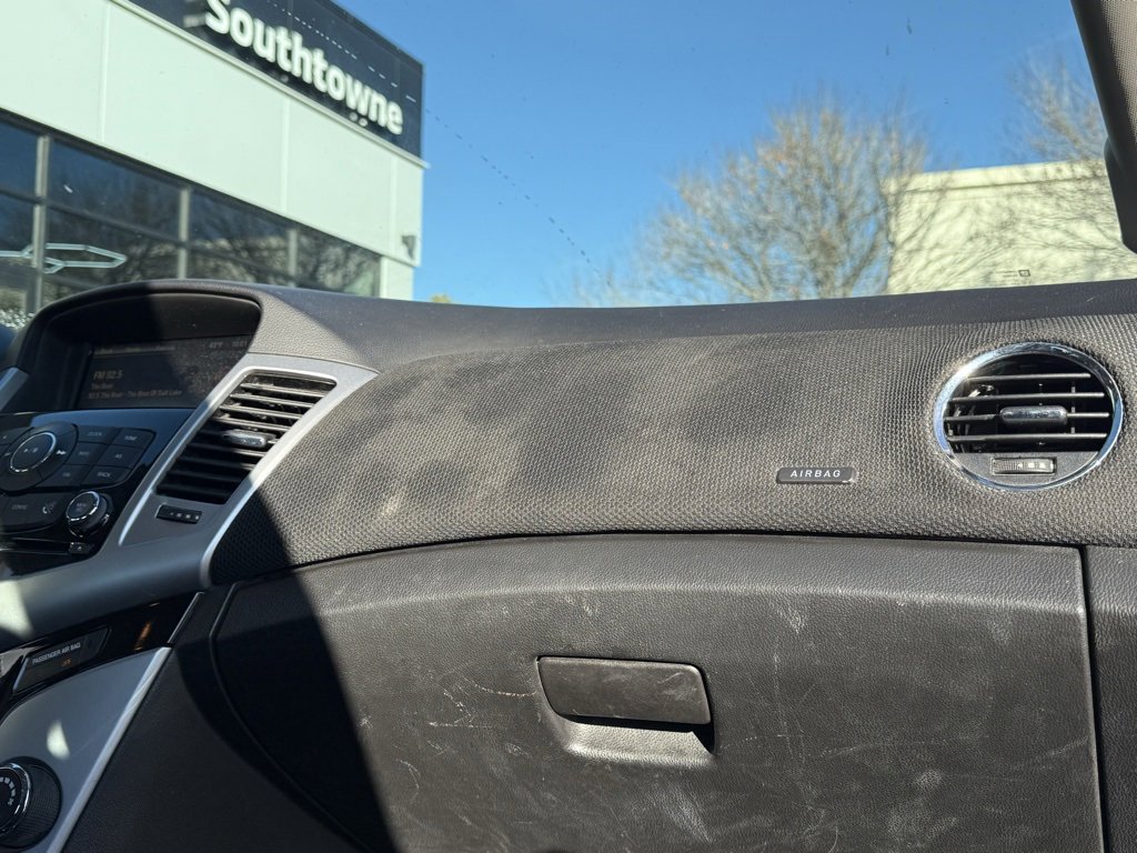 Used 2016 Chevrolet Cruze LT w/ Technology Package image 26