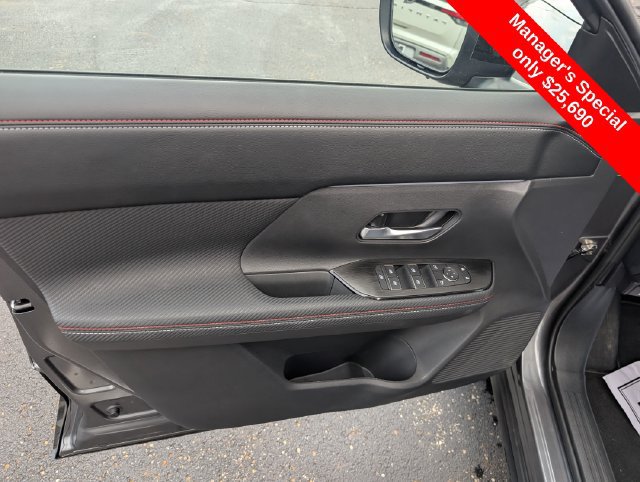 Certified 2025 Nissan Kicks SR AWD/4WD image 16