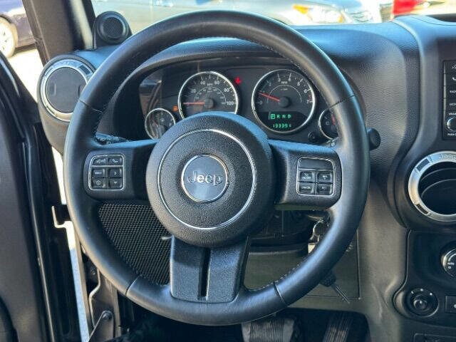 Used 2014 Jeep Wrangler Unlimited Sahara w/ Max Tow Package AWD/4WD image 13