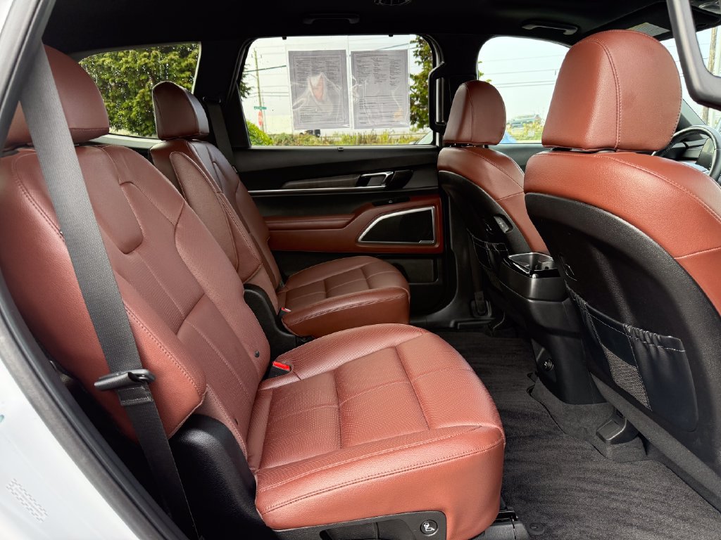 Certified 2024 Kia Telluride EX w/ EX Captain's Chair Package AWD/4WD image 13