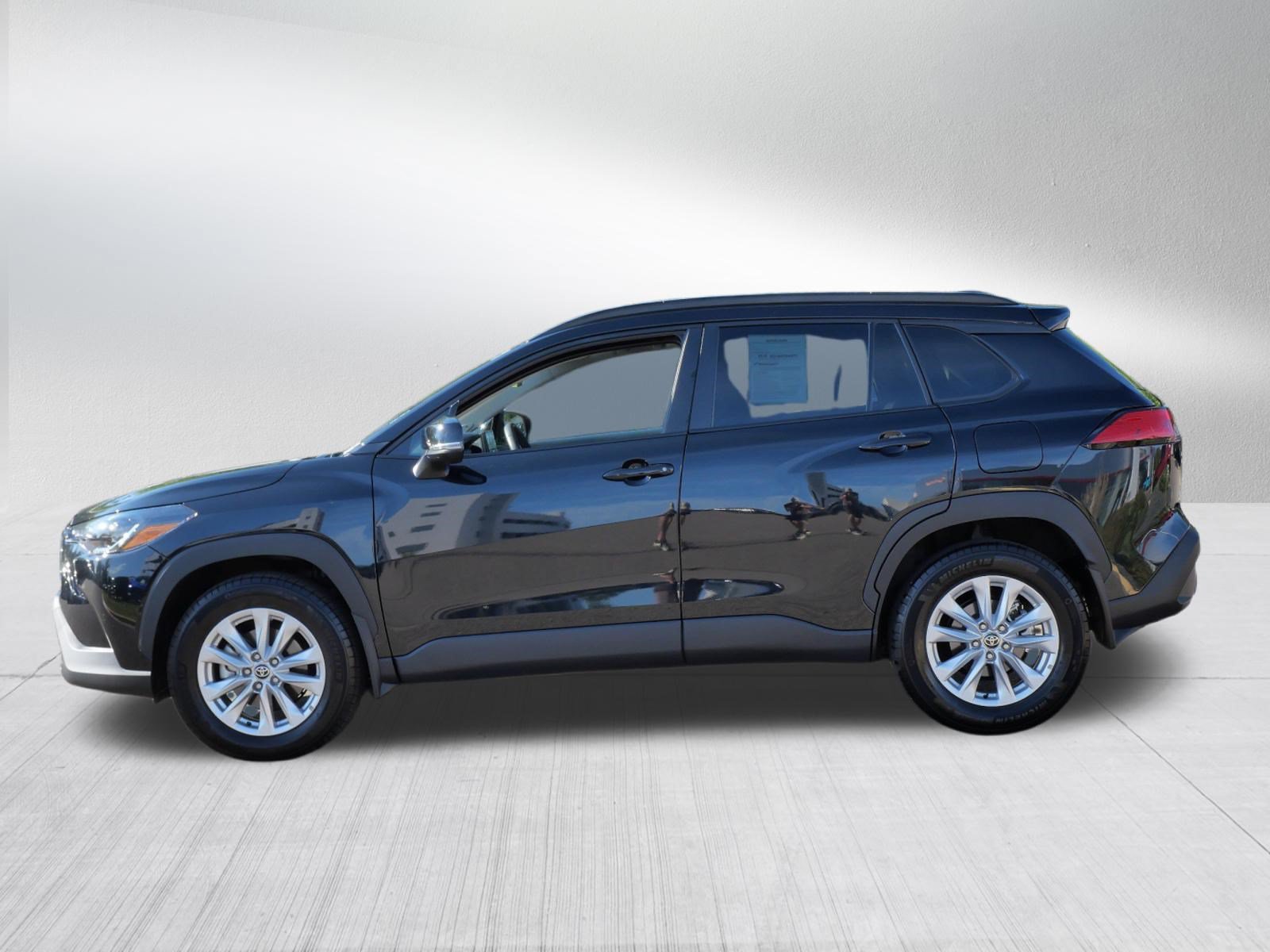 Certified 2025 Toyota Corolla Cross LE w/ Moonroof Package AWD/4WD image 5