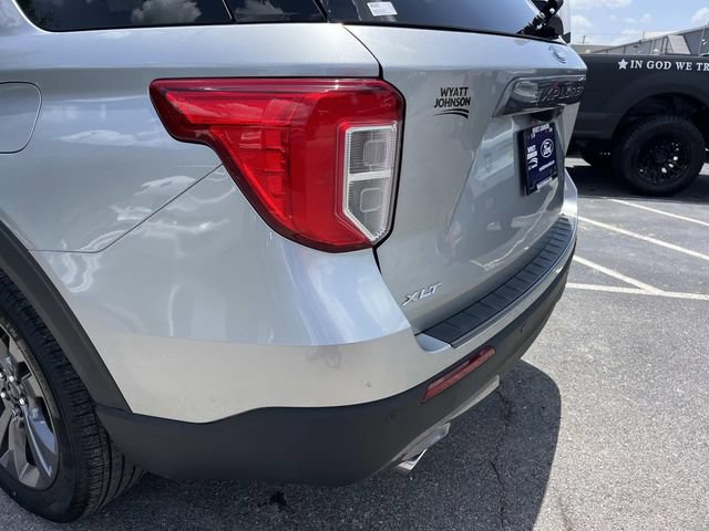 Used 2024 Ford Explorer XLT w/ Equipment Group 202A AWD/4WD image 12