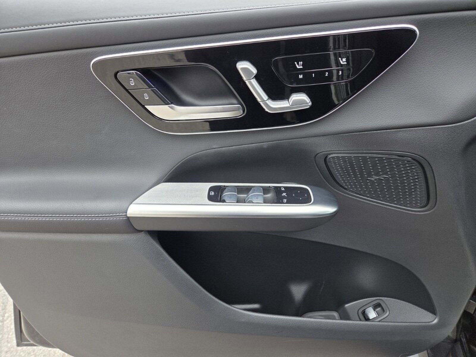 Certified 2026 Mercedes-Benz GLC 300 image 25