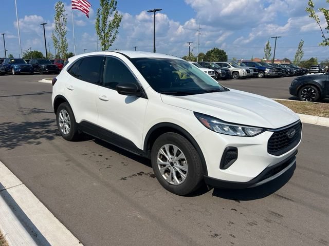 Used 2023 Ford Escape Active AWD/4WD image 3