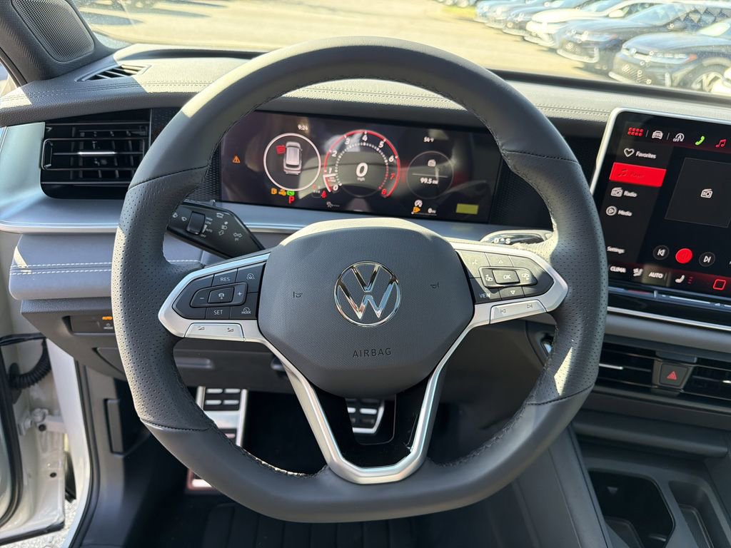 New 2026 Volkswagen Tiguan SE R-Line image 26