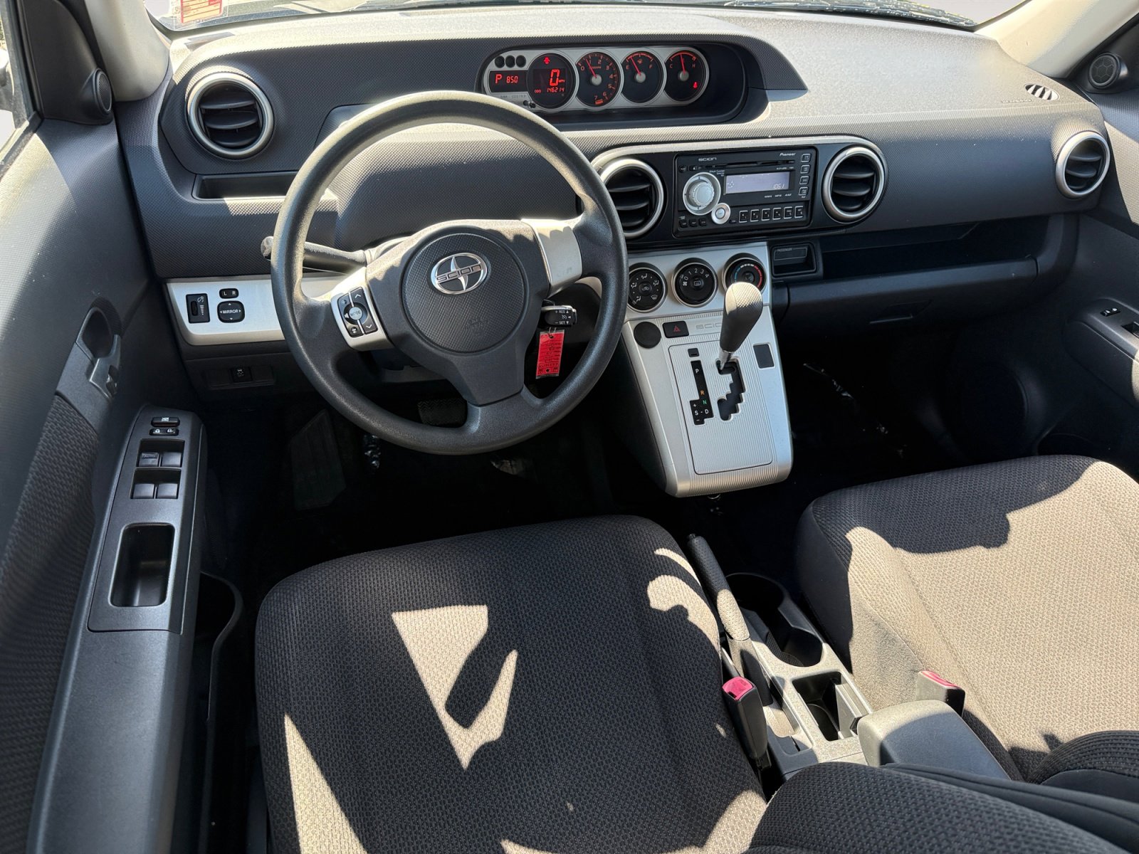 Used 2010 Scion xB FWD image 15