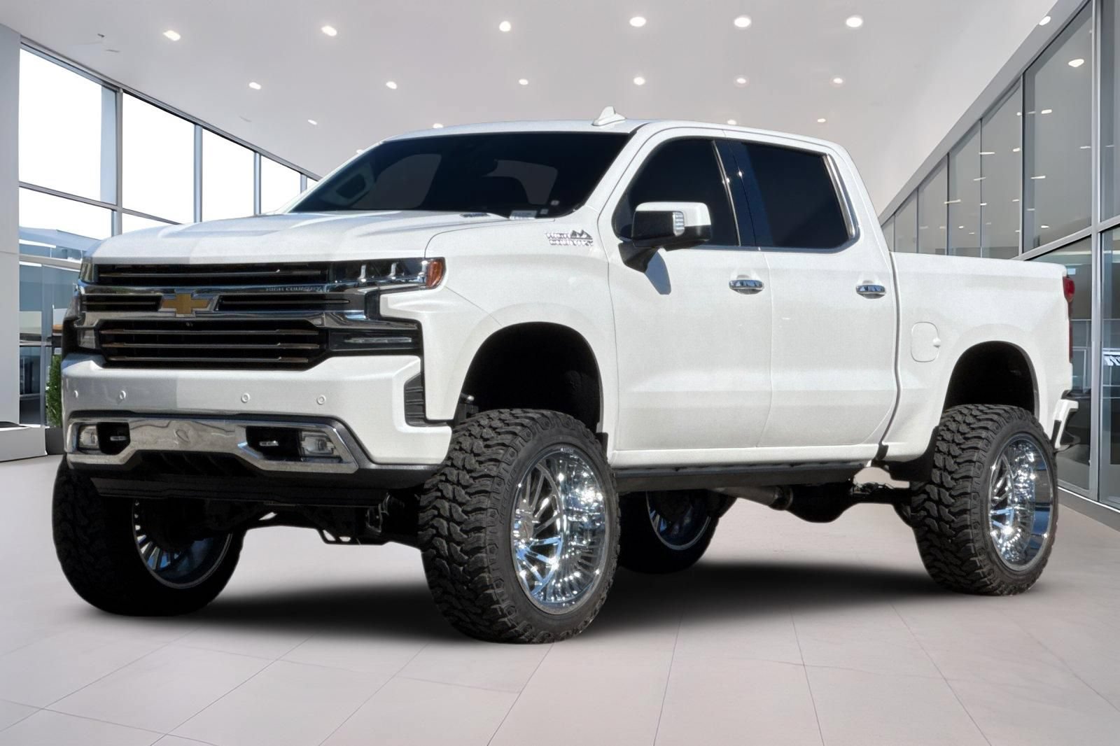 Used 2021 Chevrolet Silverado 1500 High Country w/ Technology Package AWD/4WD image 8