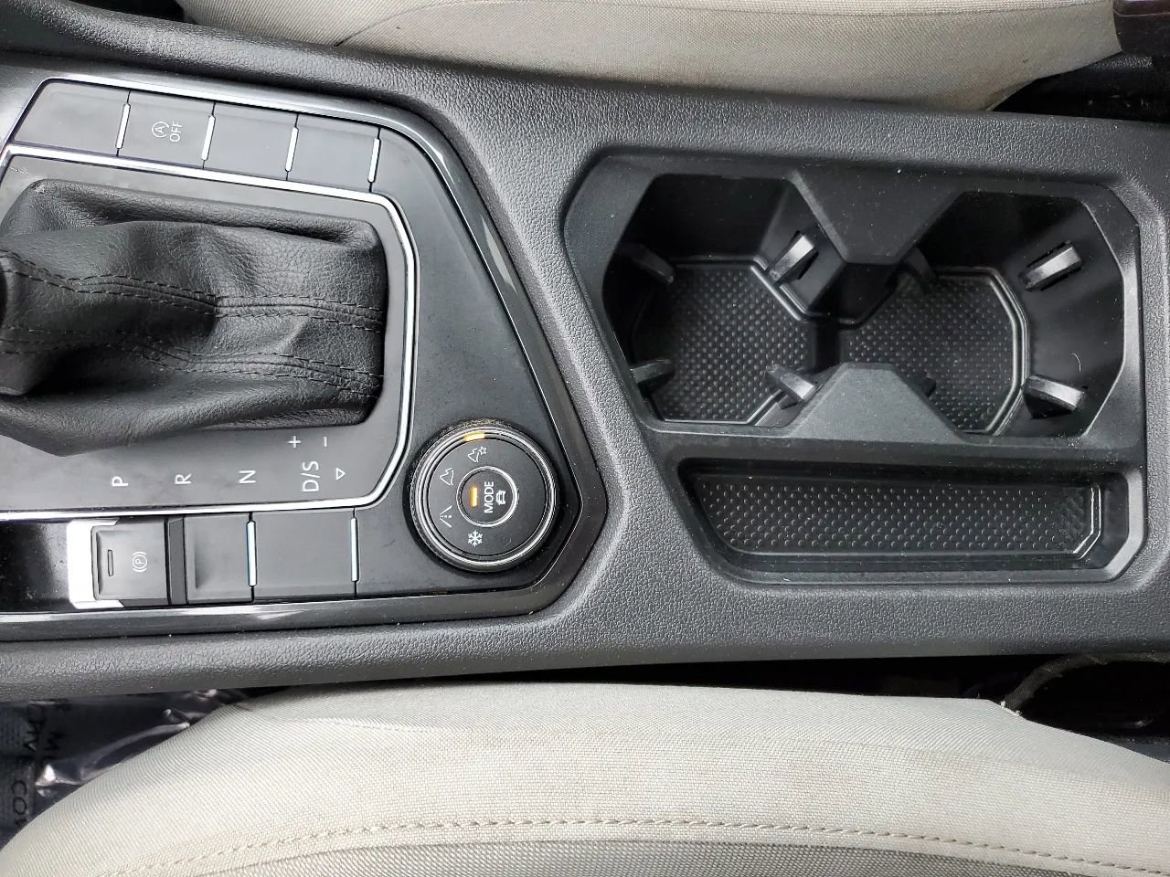 Used 2019 Volkswagen Tiguan S image 27