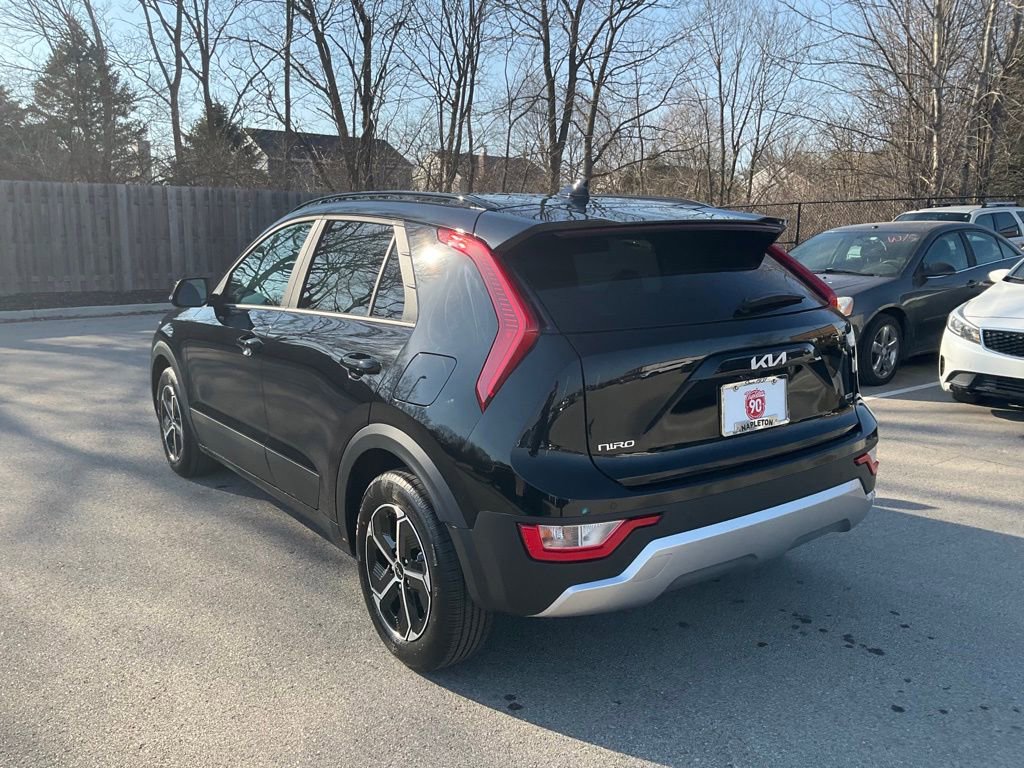 Certified 2025 Kia Niro EX image 5