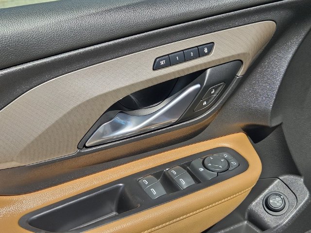 Used 2020 GMC Terrain SLT w/ Preferred Package FWD image 17