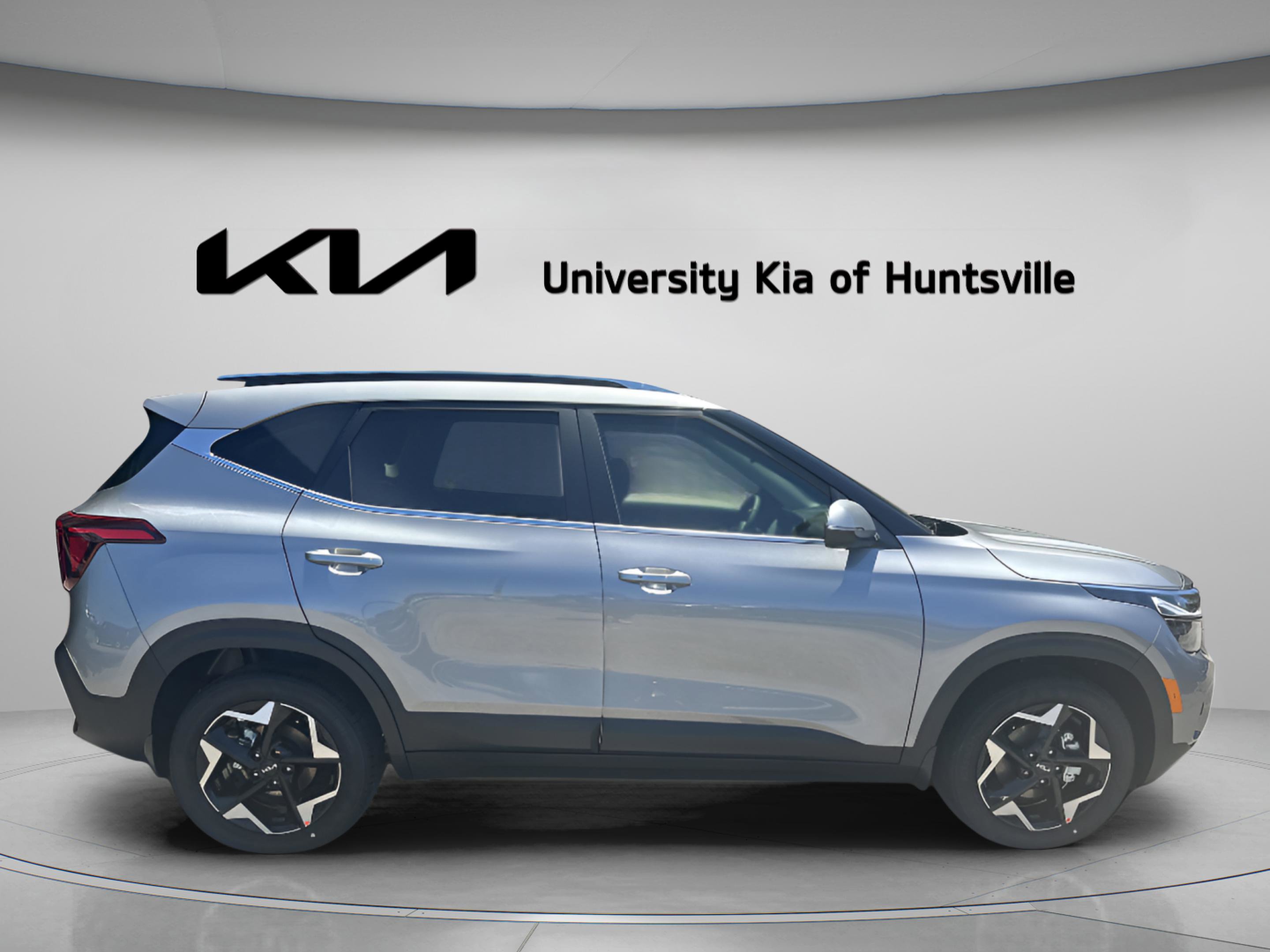 Used 2025 Kia Seltos EX w/ EX Sunroof Package image 9