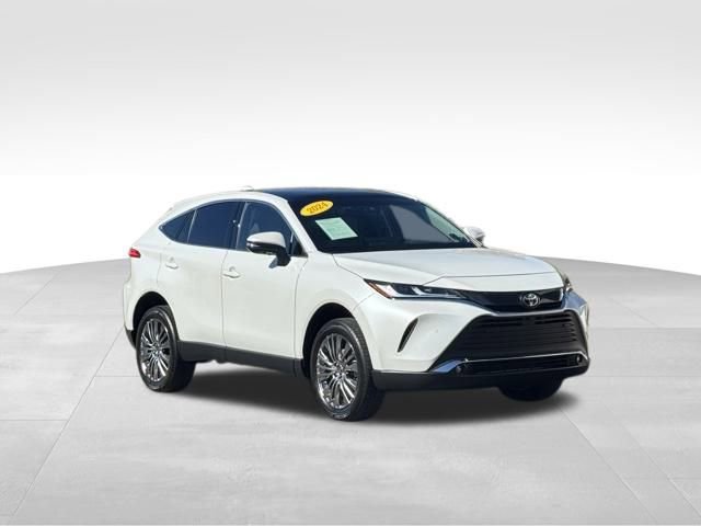 Used 2024 Toyota Venza Limited image 1