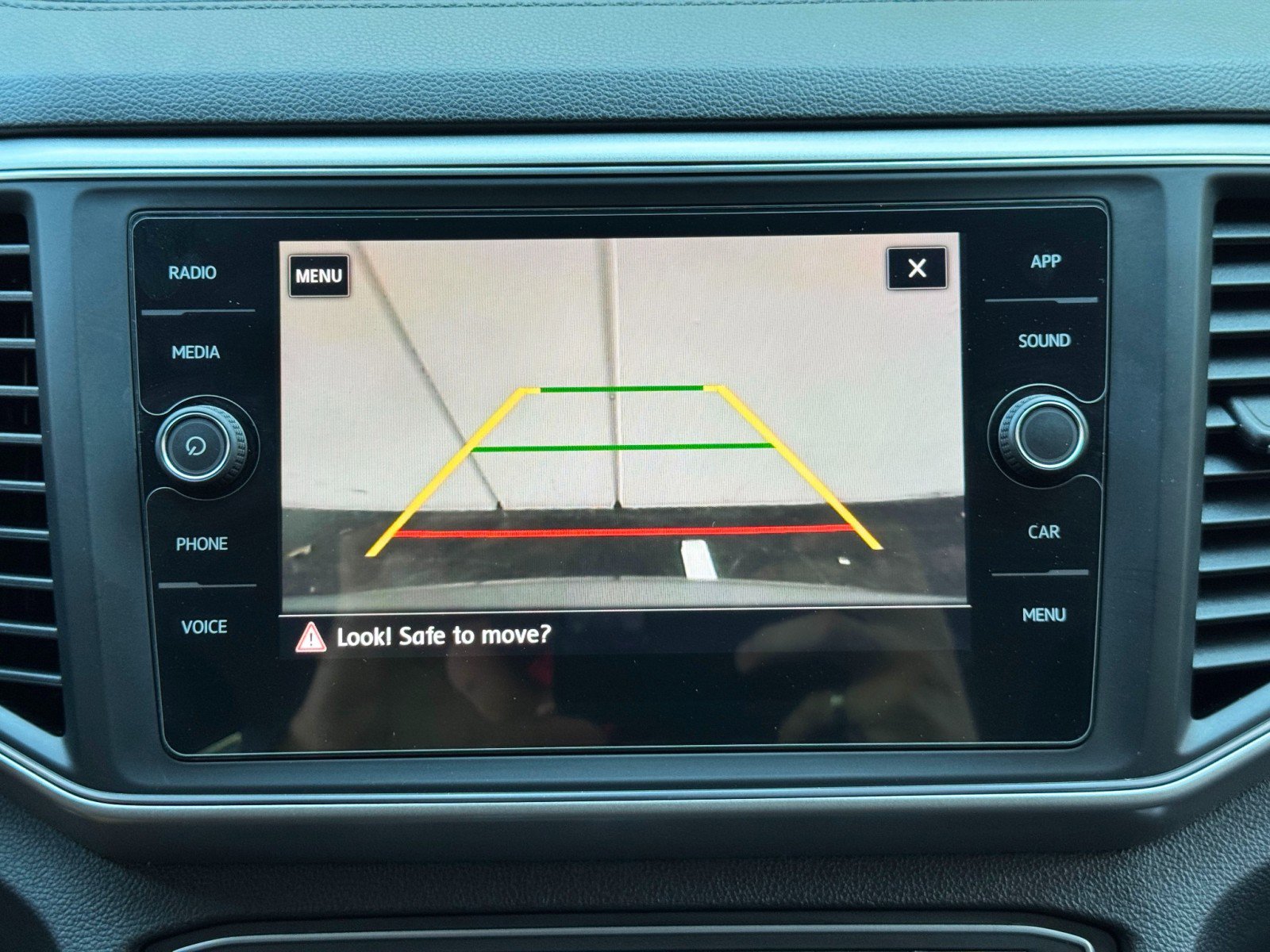 Used 2018 Volkswagen Atlas SE image 24