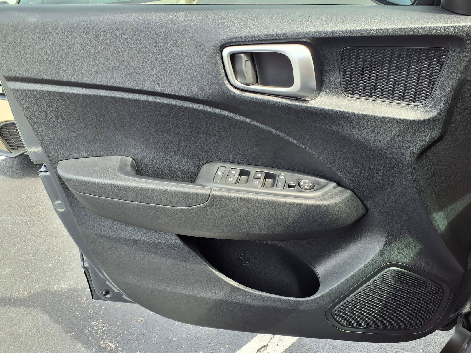 Used 2026 Hyundai Venue SEL FWD image 17
