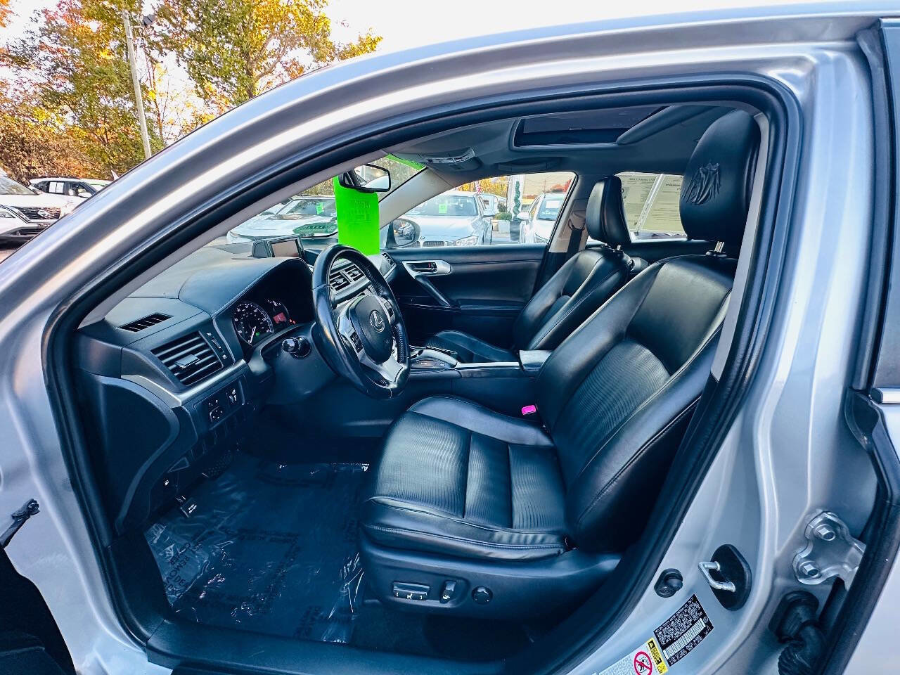 Used 2011 Lexus CT 200h Premium image 24