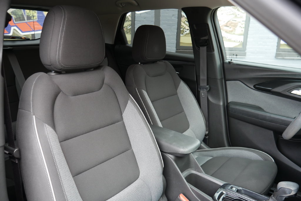 Used 2023 Chevrolet TrailBlazer LT w/ Convenience Package FWD image 9