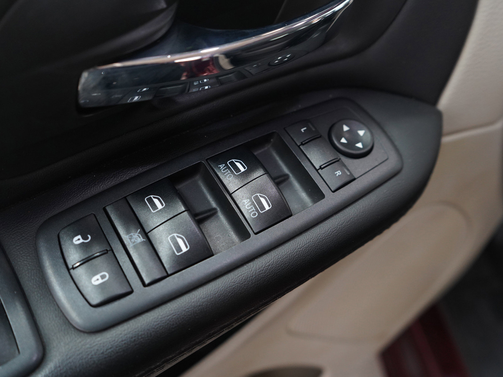 Used 2018 Dodge Grand Caravan SE image 20