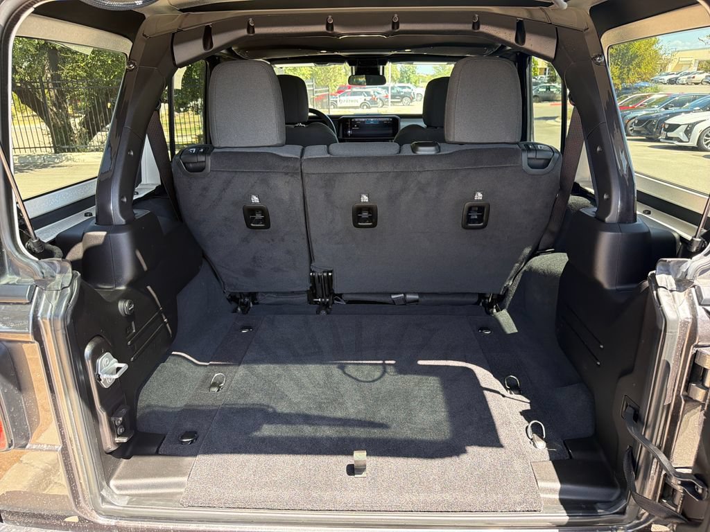 Used 2024 Jeep Wrangler Unlimited Sport AWD/4WD image 43