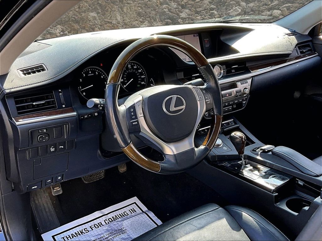 Used 2015 Lexus ES 350 w/ Ultra Luxury Package image 11