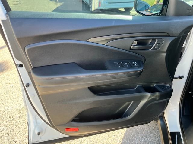 Certified 2025 Honda Passport TrailSport image 6