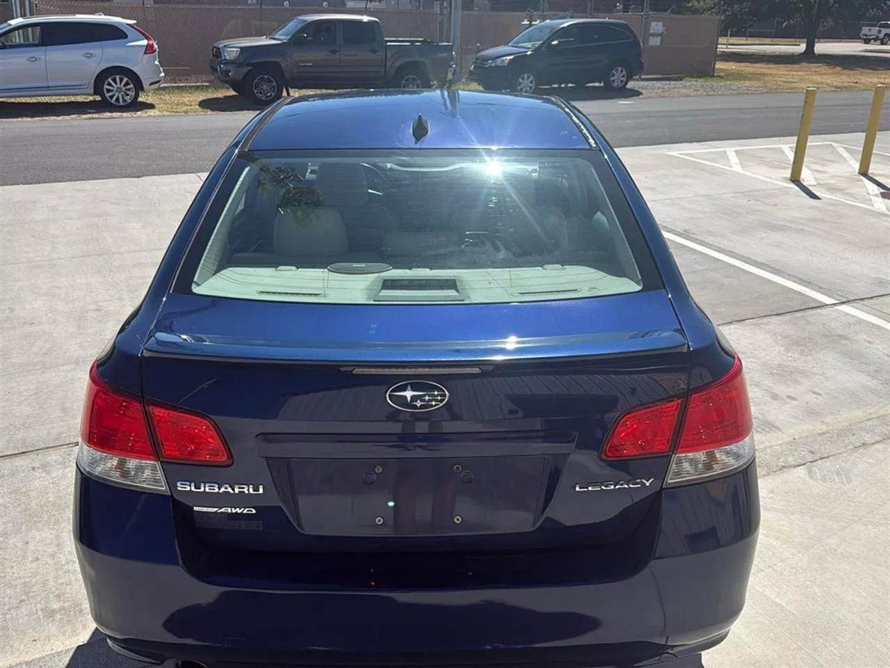 Used 2011 Subaru Legacy 2.5i Limited AWD/4WD image 14