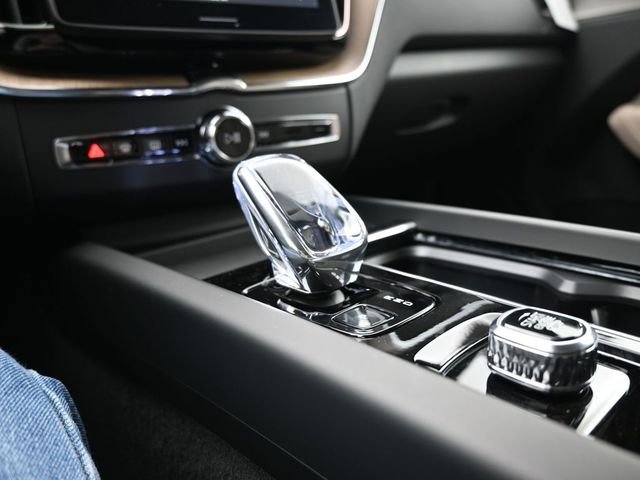 New 2026 Volvo XC60 B5 Plus w/ Protection Package Premier image 12