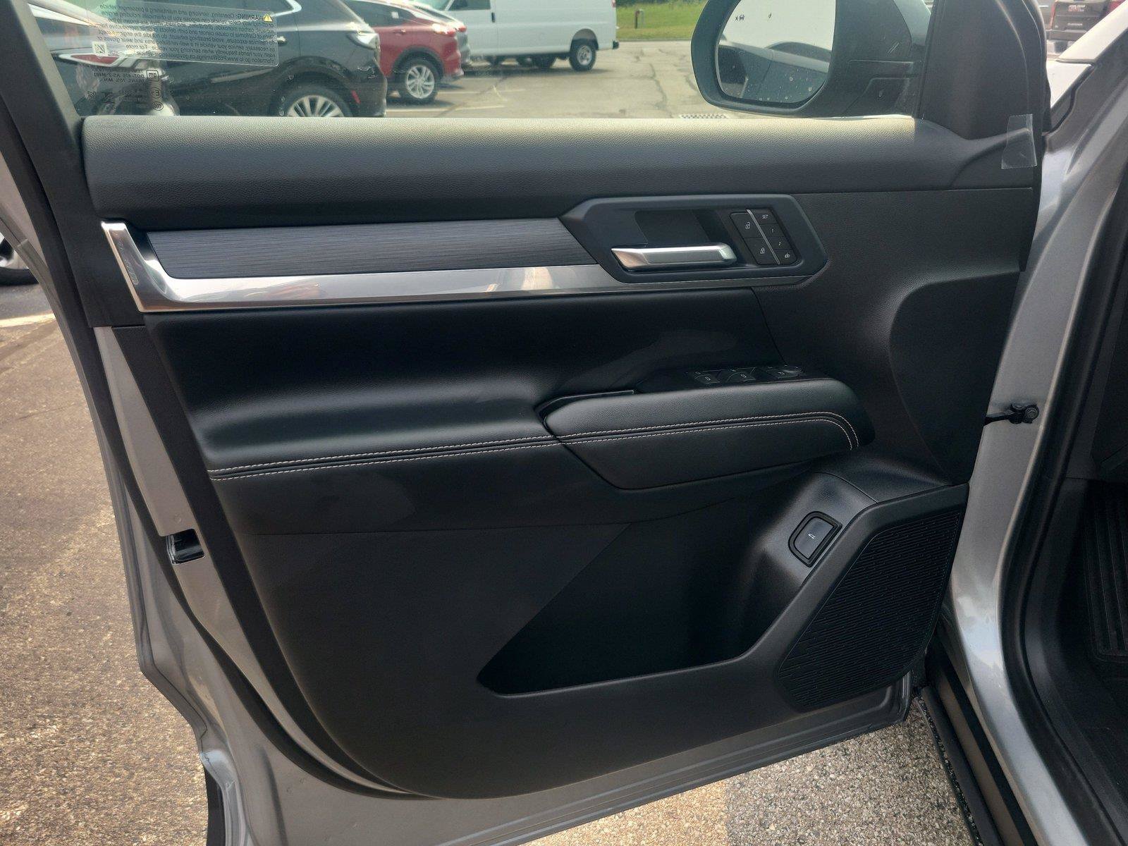 New 2027 GMC Terrain Elevation w/ Elevation Premium Package FWD image 17