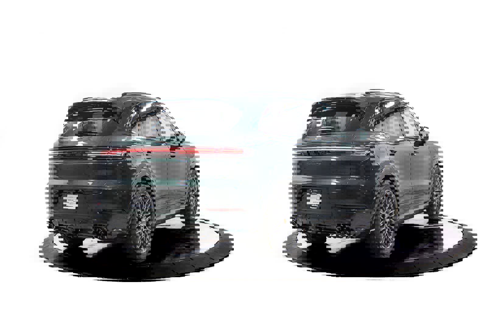 New 2025 Porsche Cayenne GTS image 7