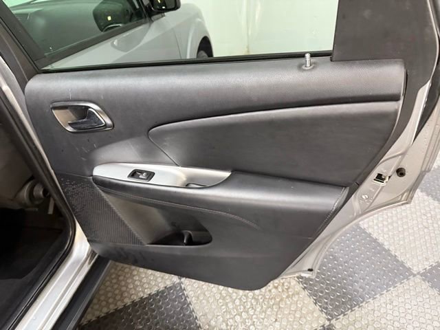 Used 2017 Dodge Journey SE image 39