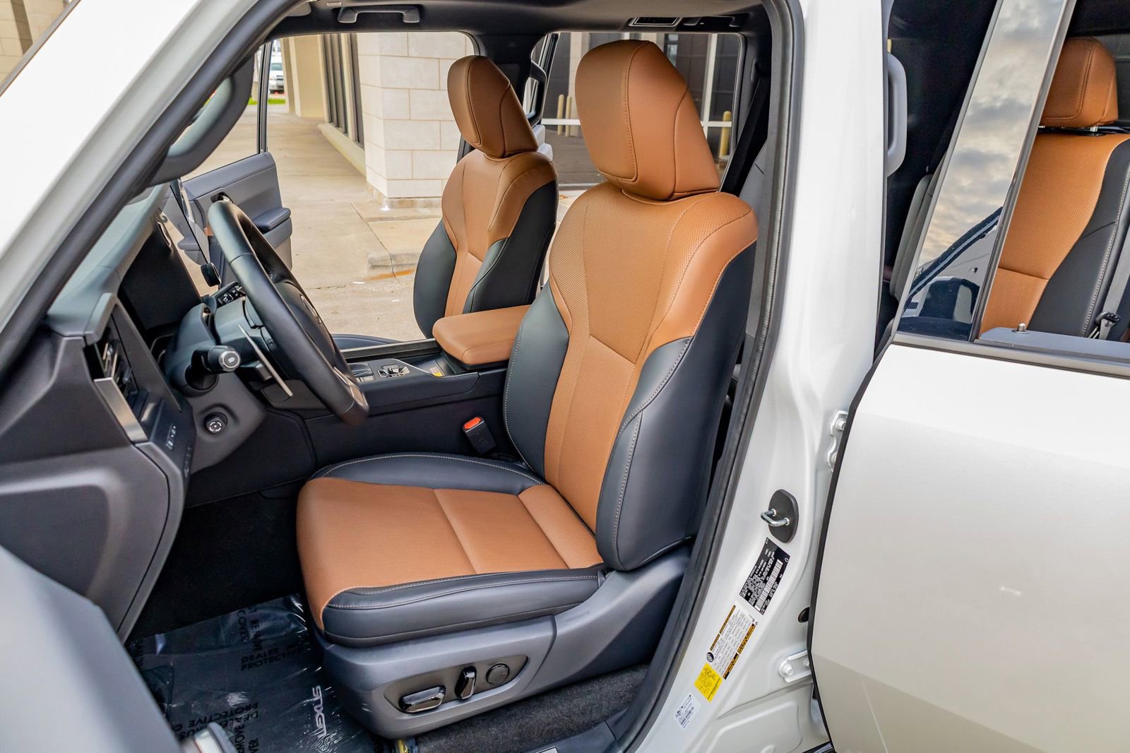 Used 2025 Lexus GX 550 w/ Cold Area Package AWD/4WD image 30