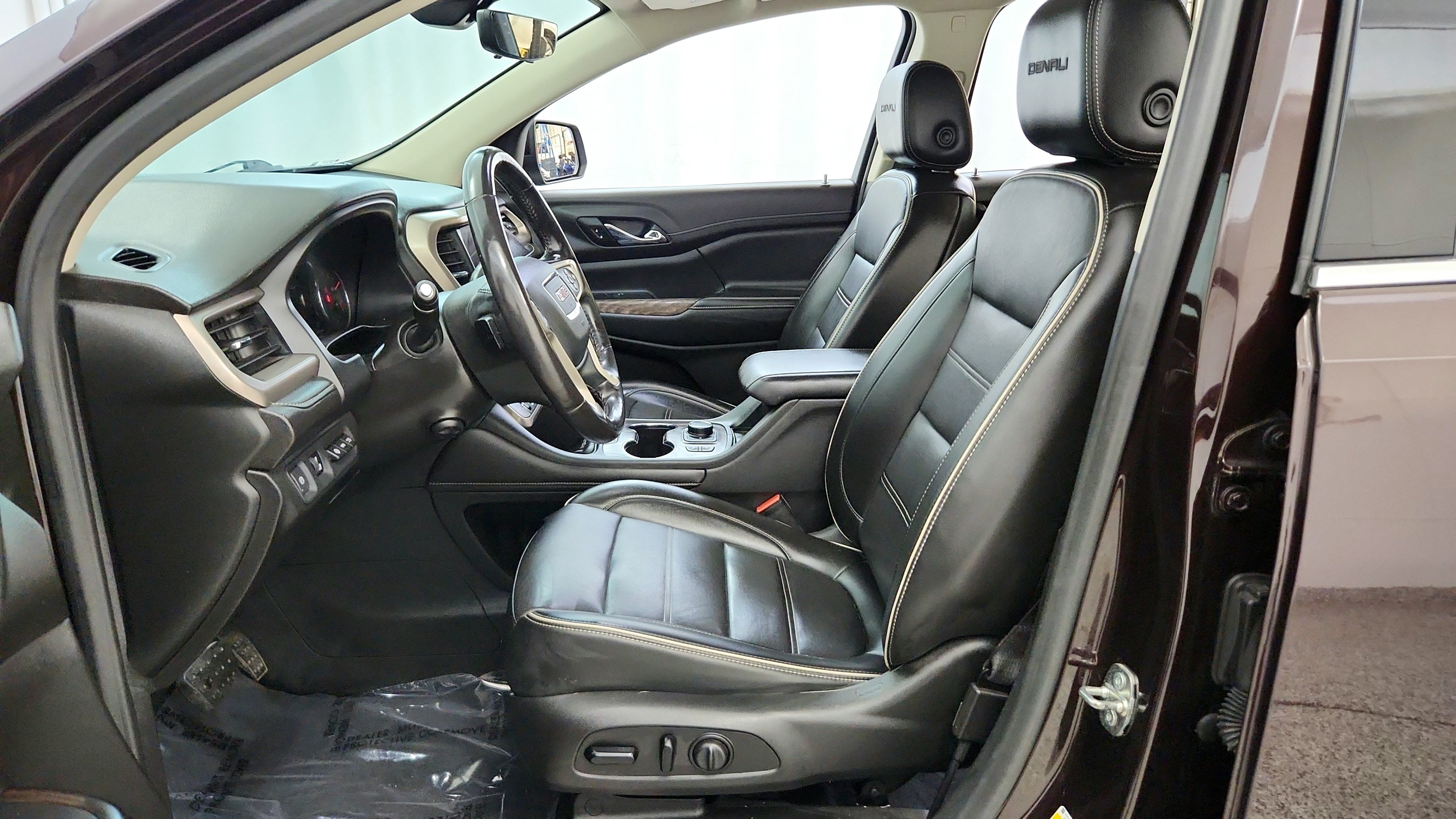 Used 2021 GMC Acadia Denali w/ Denali Ultimate Package AWD/4WD image 21