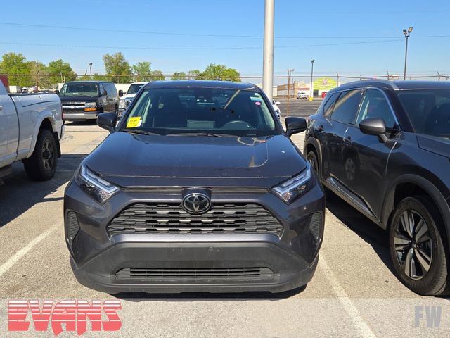 Used 2025 Toyota RAV4 LE AWD/4WD image 2