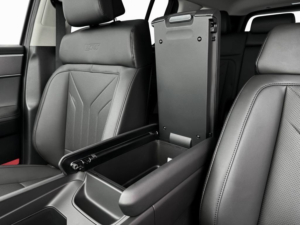 New 2025 Hyundai Santa Fe XRT AWD/4WD image 18
