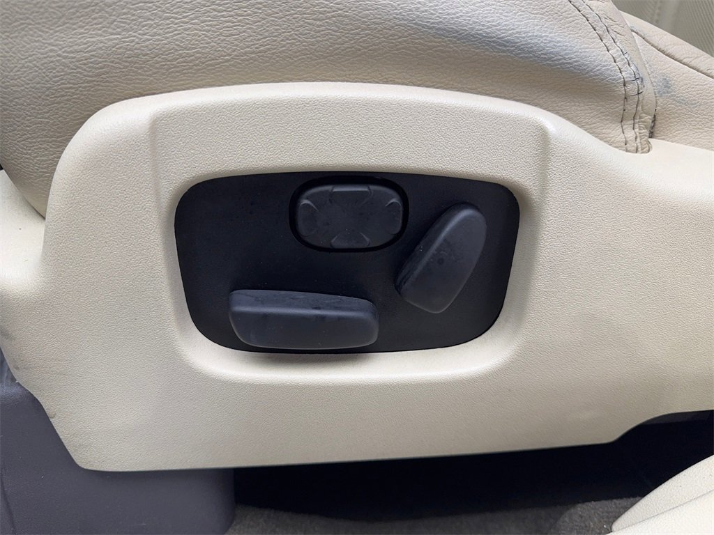 Used 2019 Lincoln MKT AWD image 30