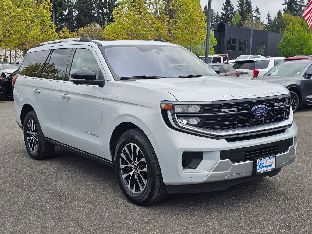 Used 2025 Ford Expedition Platinum AWD/4WD image 4
