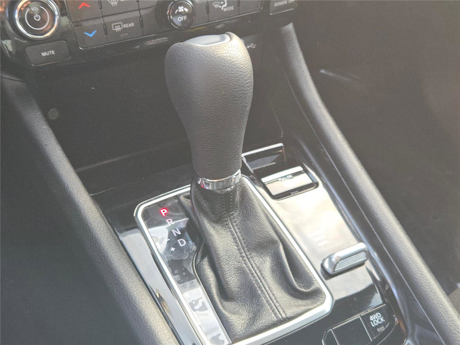 Used 2024 Jeep Compass Sport image 32