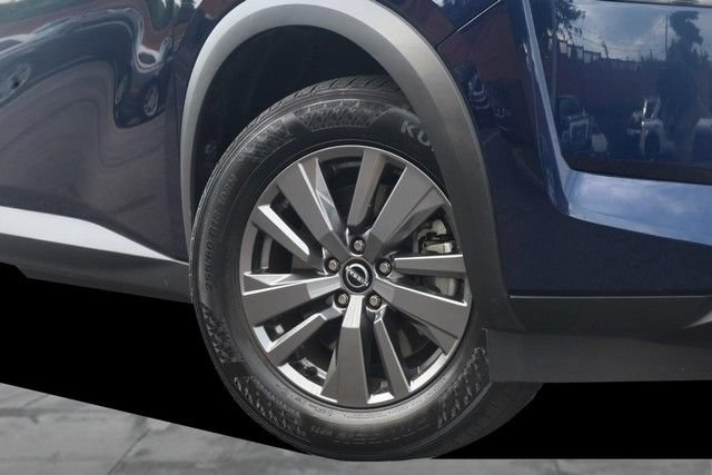 Certified 2025 Nissan Pathfinder SV AWD/4WD image 3