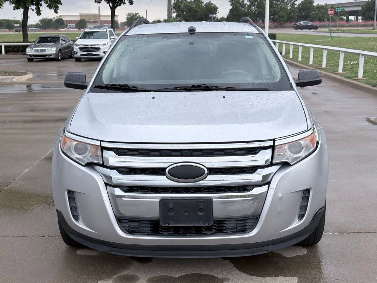 Used 2013 Ford Edge SE FWD image 2