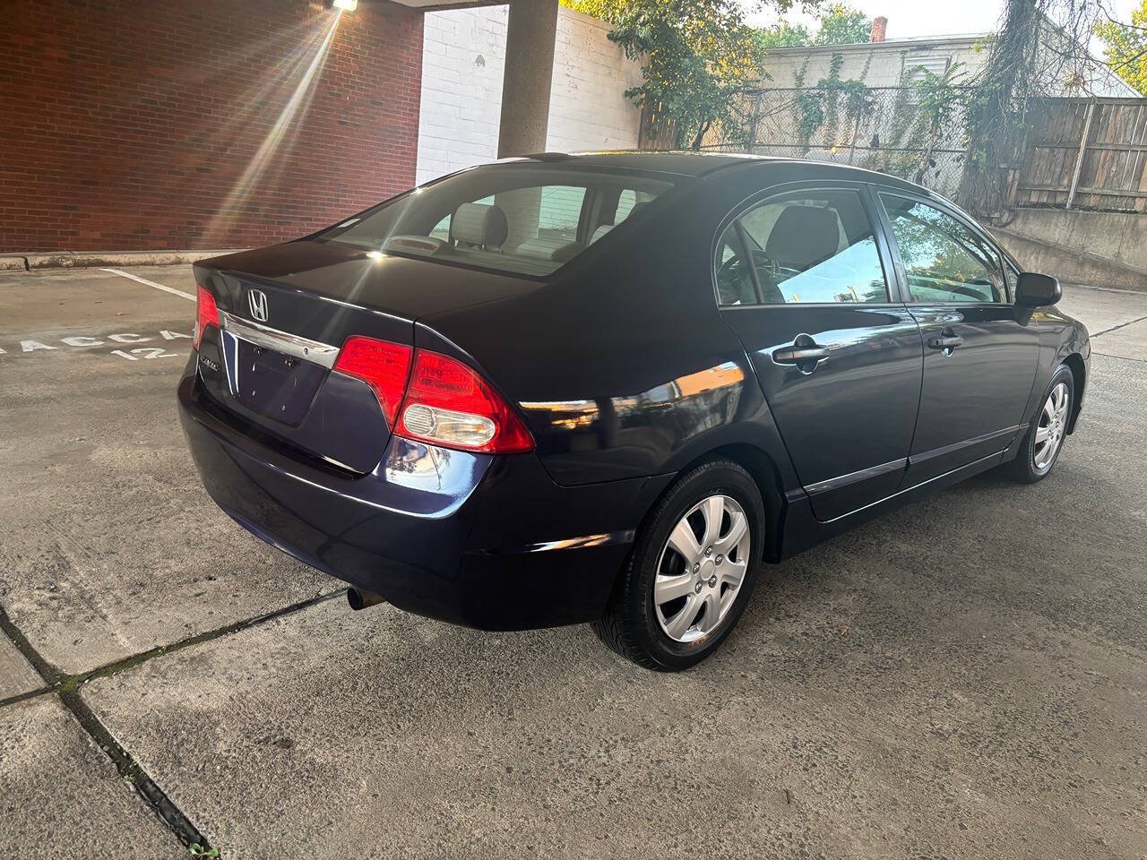 Used 2010 Honda Civic DX-VP image 5