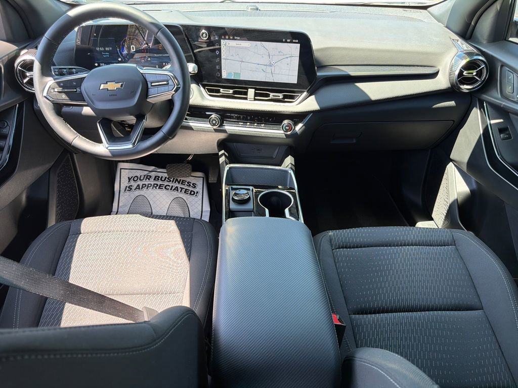 Used 2026 Chevrolet Equinox LT AWD/4WD image 14