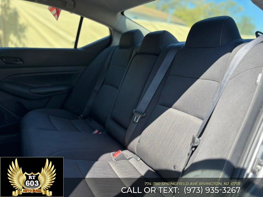 Used 2024 Nissan Altima 2.5 SV FWD image 8