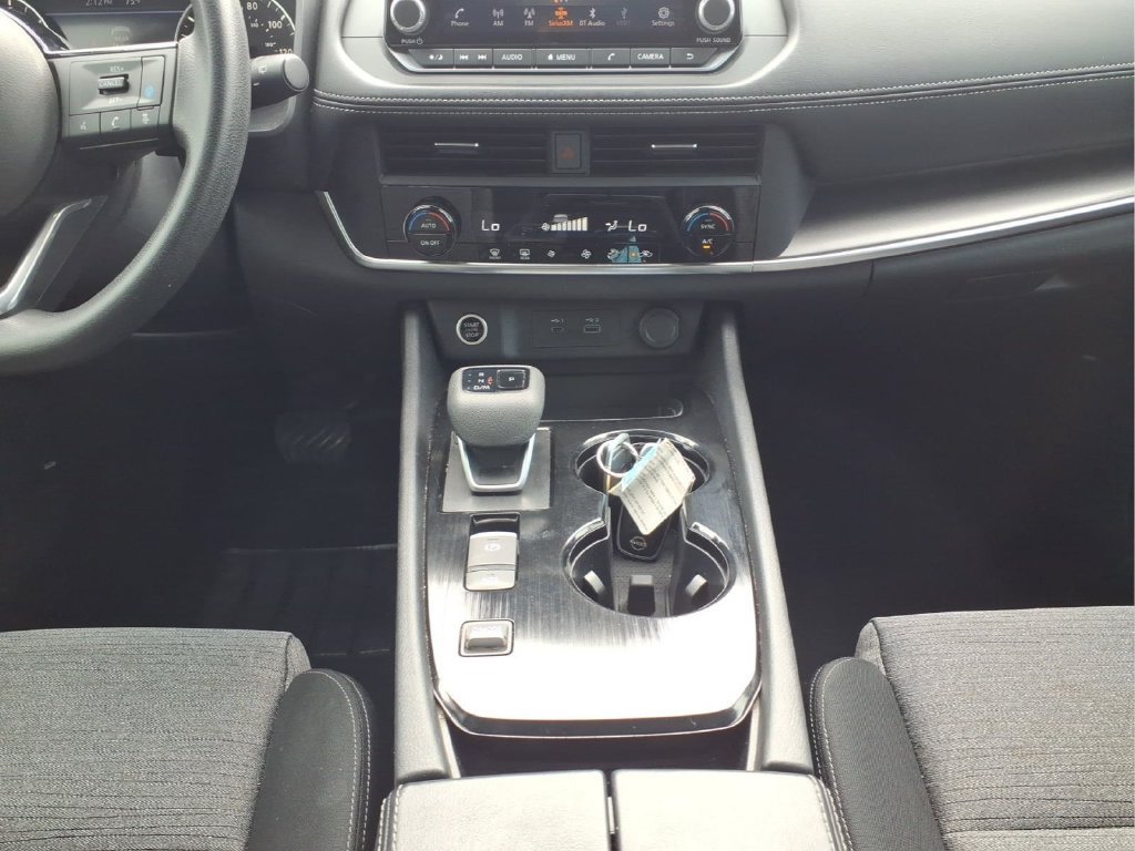 Used 2023 Nissan Rogue SV FWD image 11