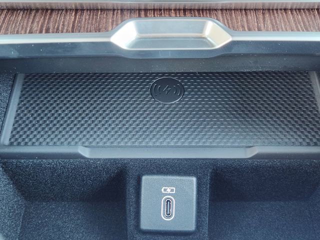 New 2026 Land Rover Range Rover Long Wheelbase SE image 14