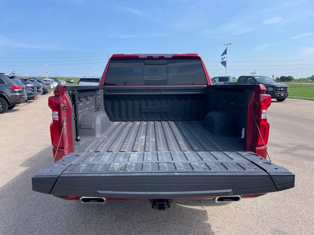 Used 2023 Chevrolet Silverado 1500 High Country w/ Technology Package AWD/4WD image 27