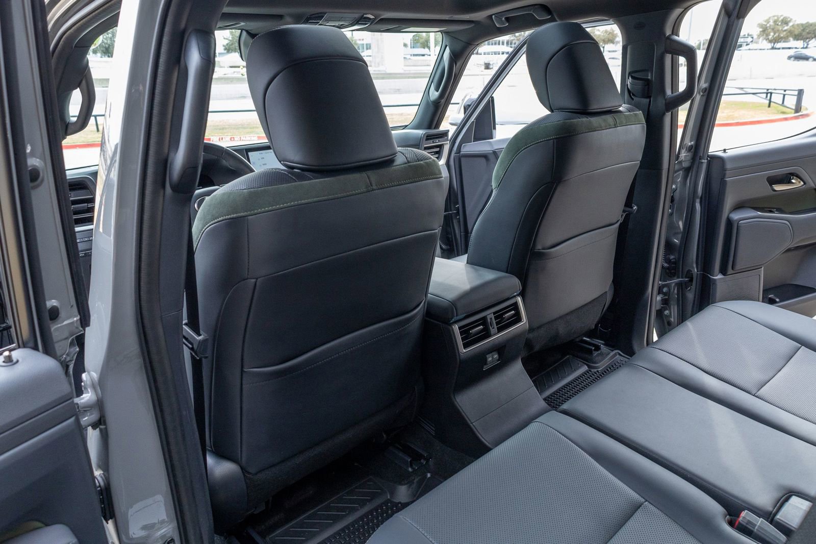 Used 2025 Lexus GX 550 image 33