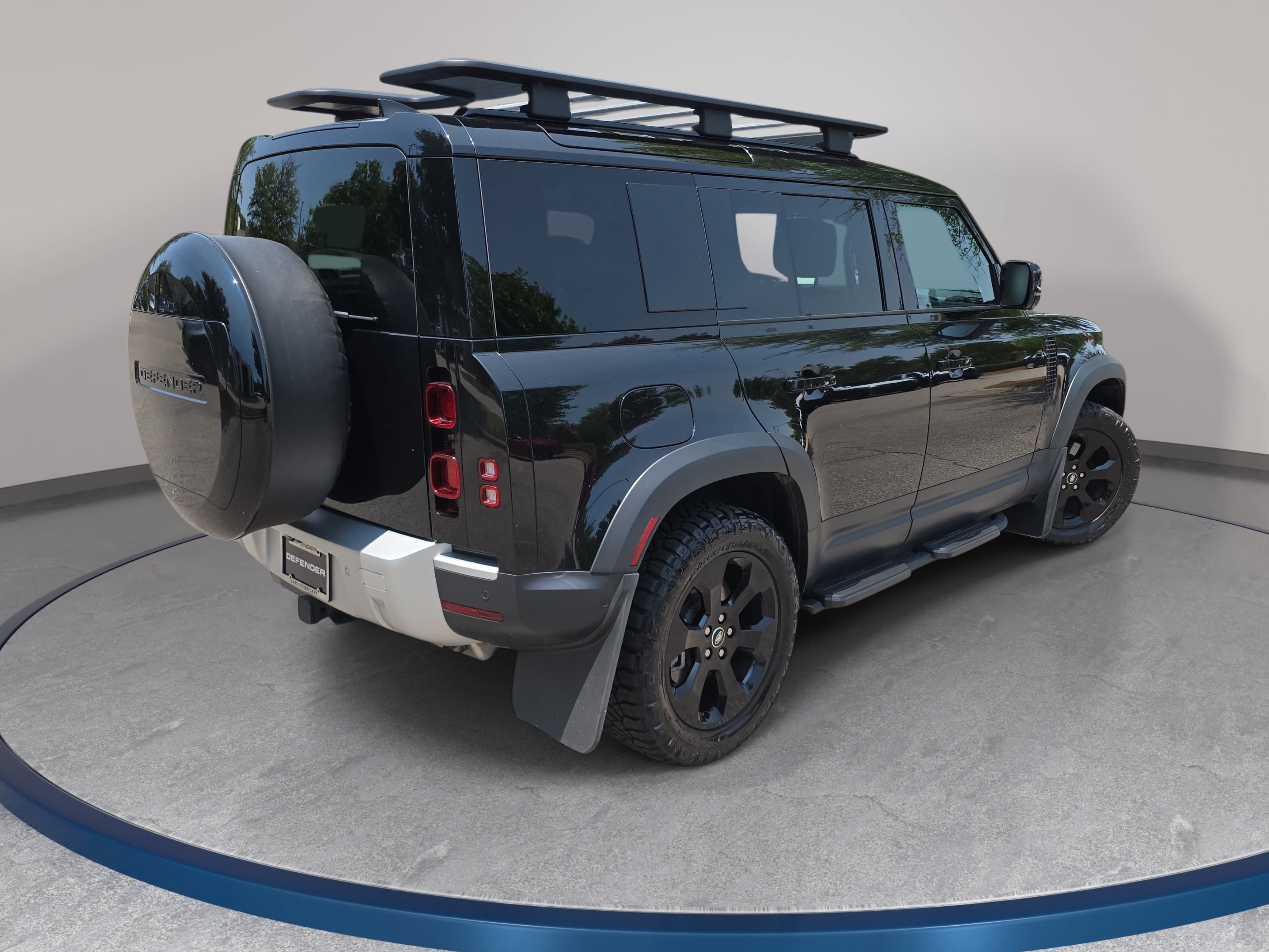 Certified 2025 Land Rover Defender 110 S AWD/4WD image 5