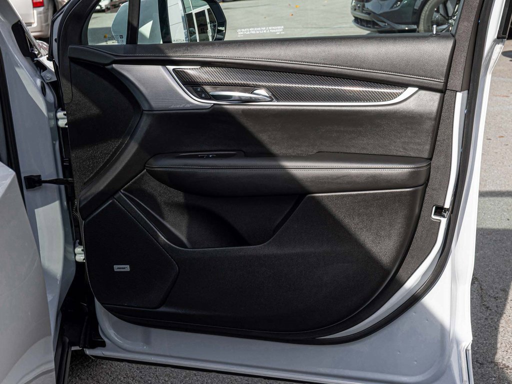 Used 2025 Cadillac XT6 Sport image 13