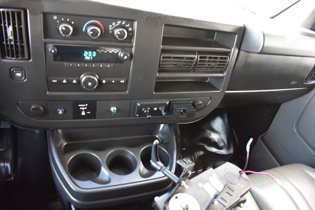 Used 2014 Chevrolet Express 2500 RWD image 37
